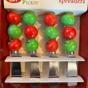 Boston Warehouse Red and Green Apple Pickin' Spreaders